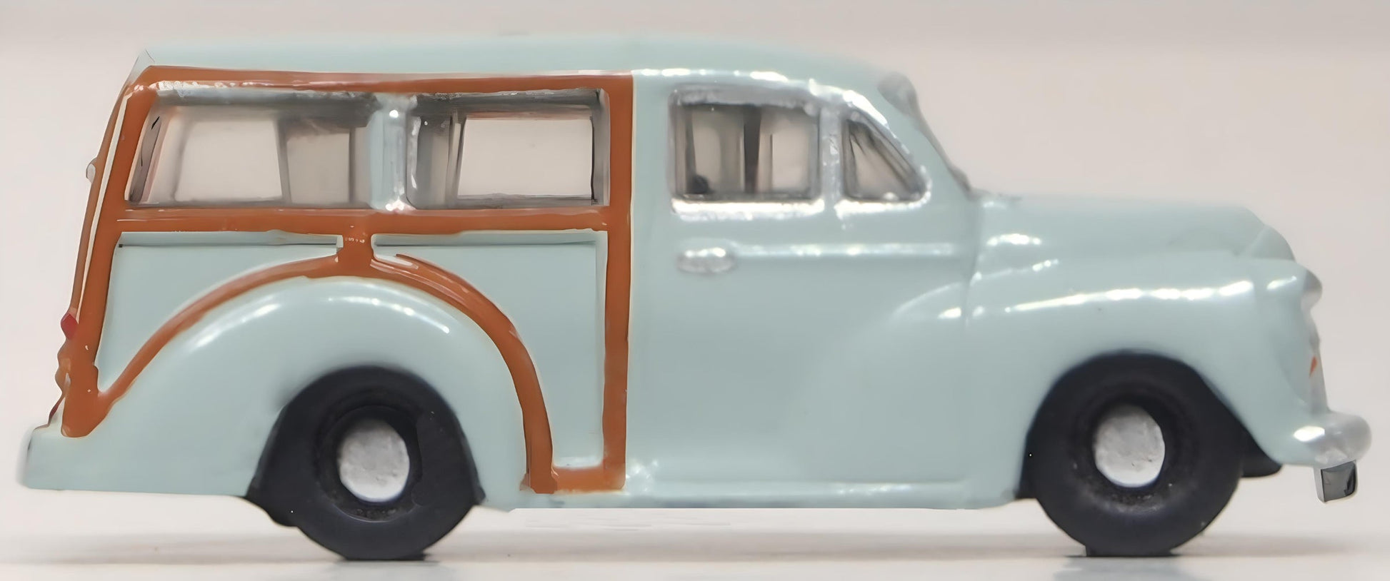 Oxford Diecast NMMT009 1:148 Morris Traveller Station Wagon Diecast Model Car