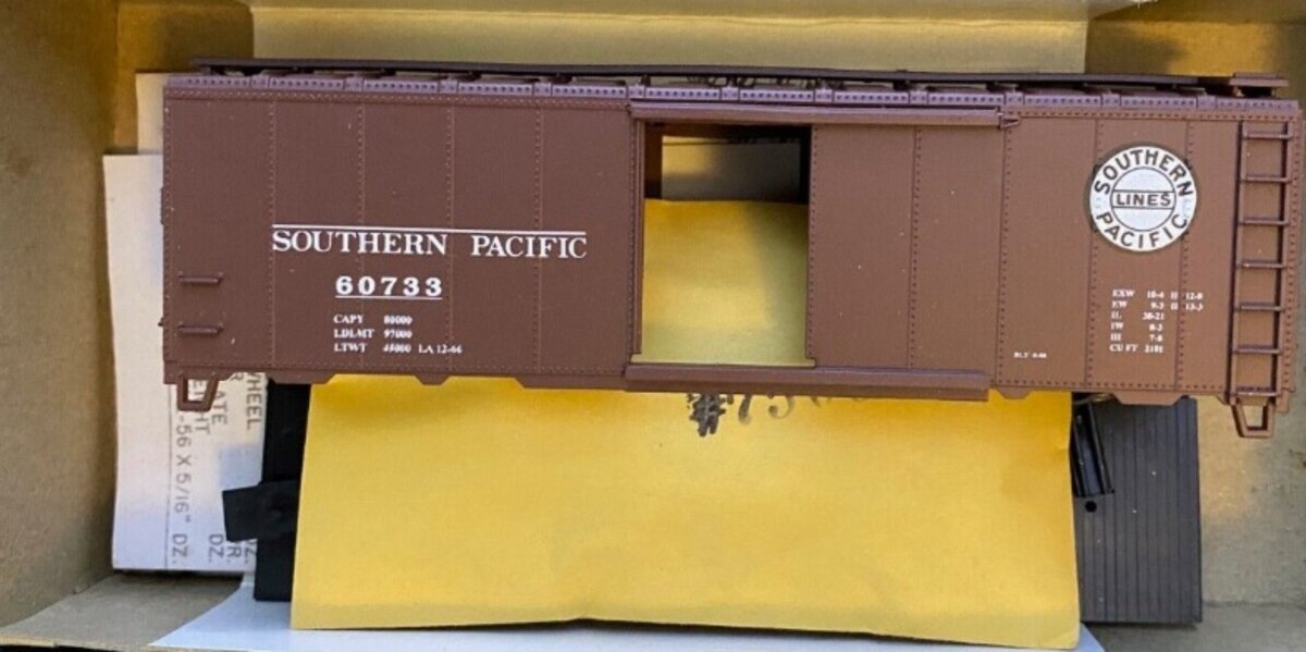 Athearn 5011 HO Scale Southern Pacific 40' AAR Boxcar # 60733 Kit