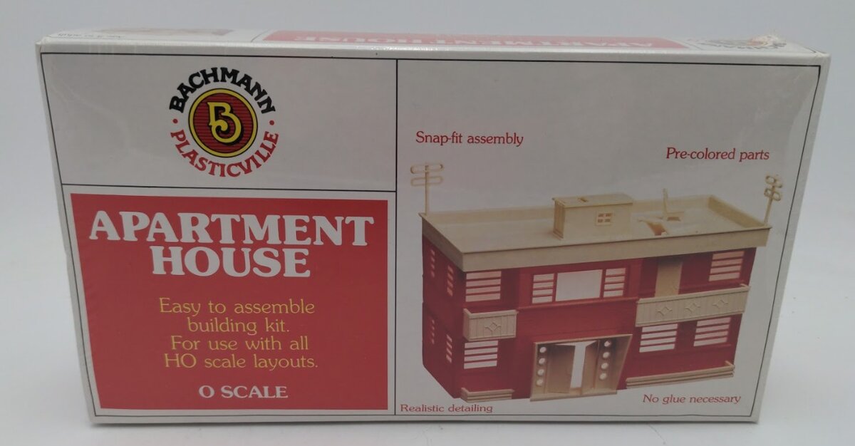 Bachmann 1963 O Scale Plasticville Apartment House Classic Snap-fit Building Kit