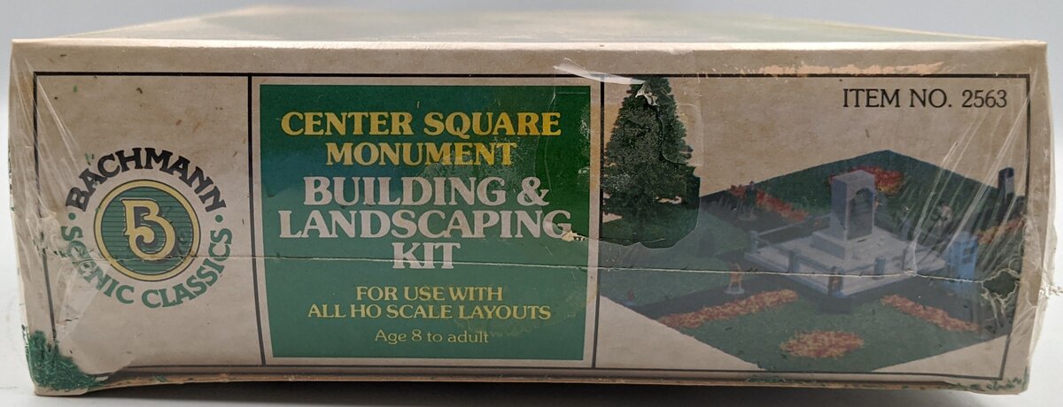 Bachmann 2563 HO Center Square Monument Building & Landscaping Kit