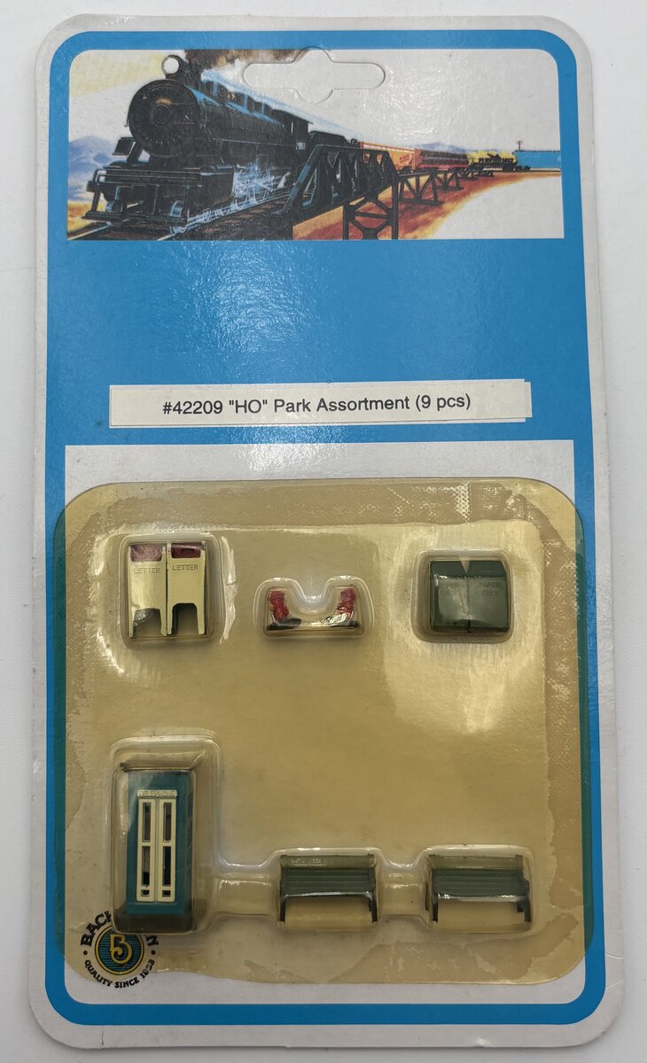 Bachmann 42209 HO Plasticville City Park Assortment (Pack of 9)