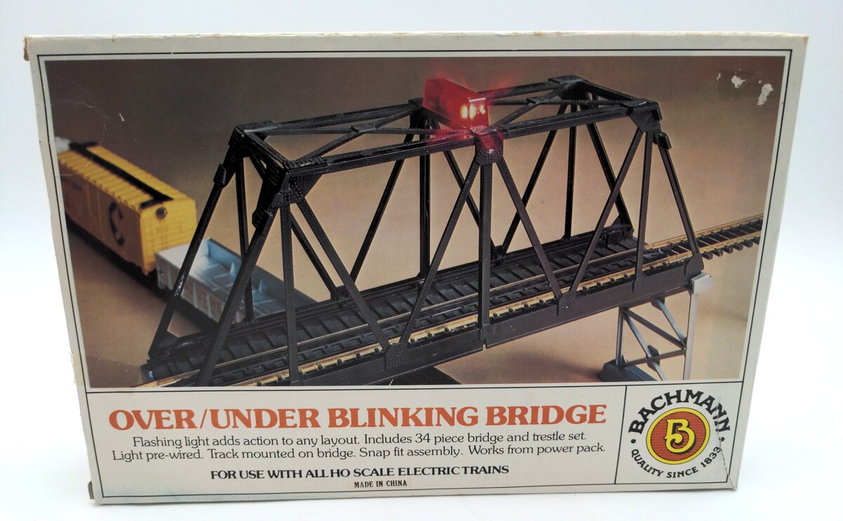 Bachmann 46222 HO Trestle Over/Under Bridge w/ Blinking Light