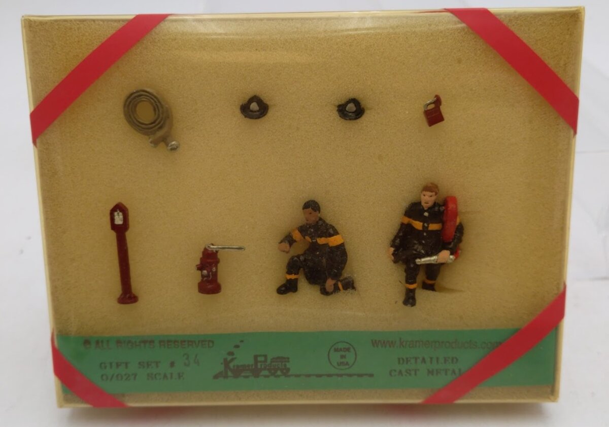 Kramer 34 O/O27 Scale Fireman W/Equipment &Tools Detailed Cast Metal Fireman Set