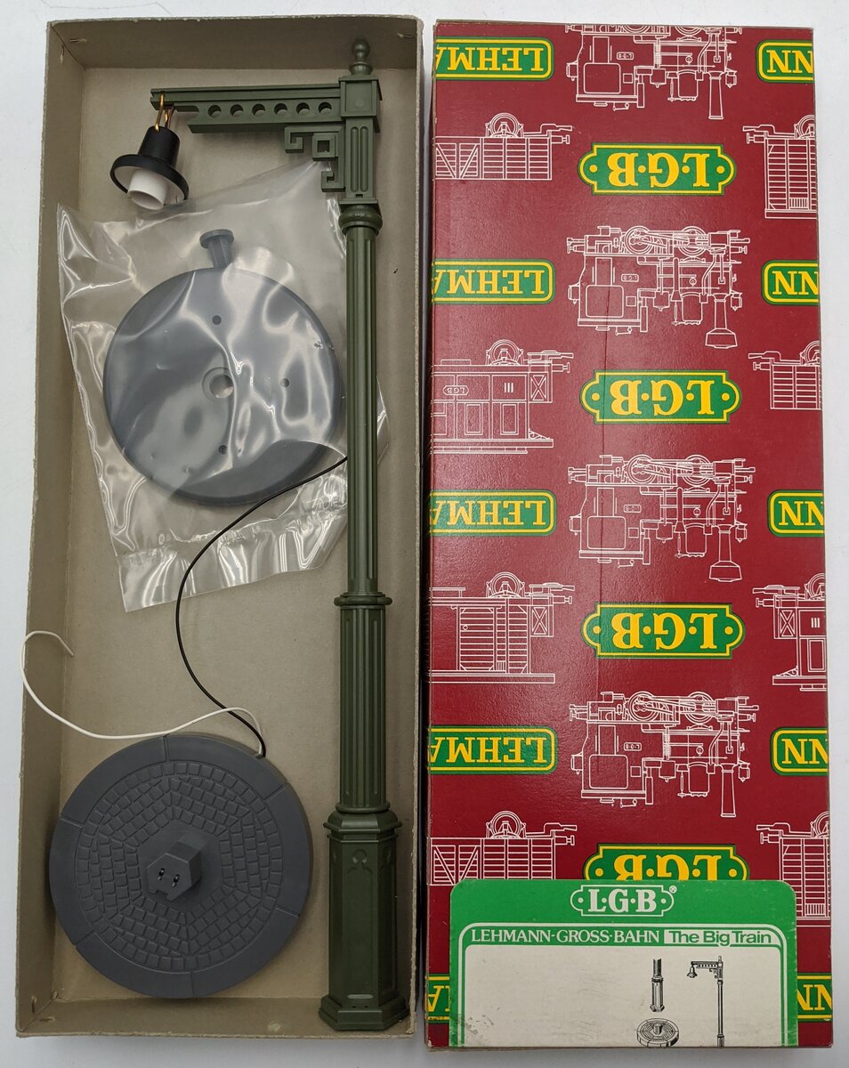 LGB 5055 G Scale 14-18 Volt Lighted Lamppost