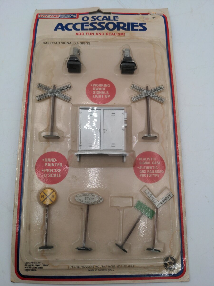 Life Like 1138 O Scale Railroad Signals & Signs (Set of 9)