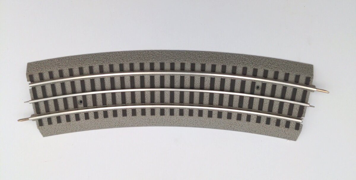 Lionel 6-12056 O-60 Curved FasTrack Section Sold By Piece