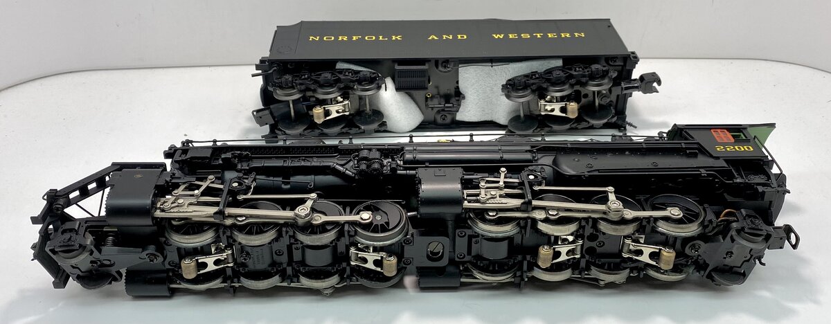 Lionel 6-28085 O Gauge N&W 2-8-8-2 Y6B Mallet Steam