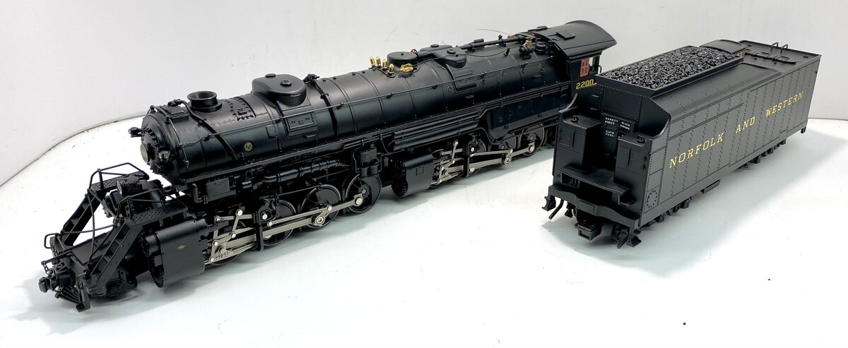 Lionel 6-28085 O Gauge N&W 2-8-8-2 Y6B Mallet Steam Locomotive & Tender #2200