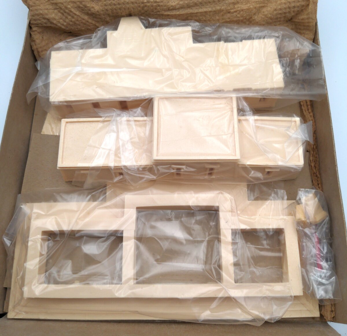 Magnuson Models M513 HO Scale The Colfax Street Station Building Kit