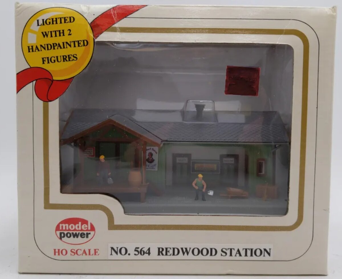 Model Power 564 HO Redwood Station Built Up Lighted W/2 Handpainted Figures