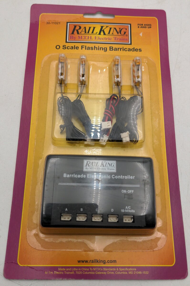MTH 30-11021 O Scale RailKing Flashing Barricades (Pack of 4)