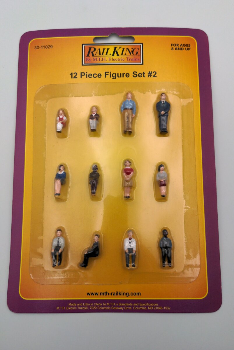 MTH 30-11029 O Scale Women Men Children Standing & Seated Set #2(Set of 12)