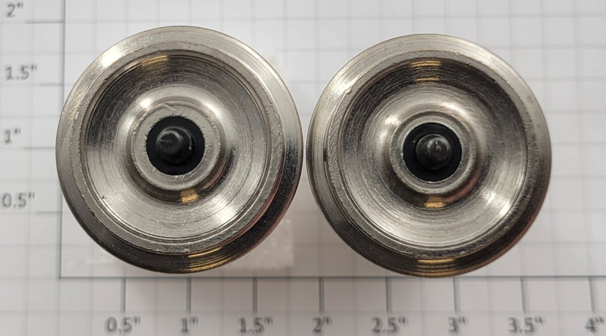 SV SVG G Scale Metal EZ-Roll Wheels with Black Axles (Set of 2)