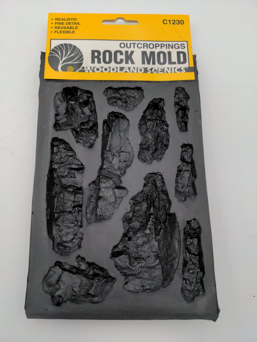 Woodland Scenics C1230 Outcroppings Rock Mold