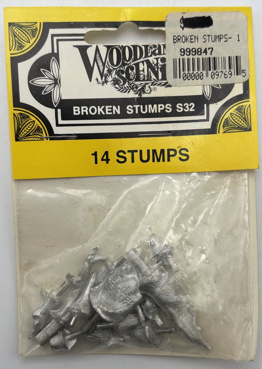 Woodland Scenics S32 HO Broken Tree Stumps (Pack of 14)
