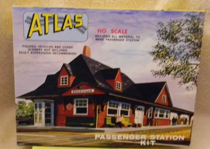 Atlas 706-198 HO Scale Passenger Station Building Snap Kit