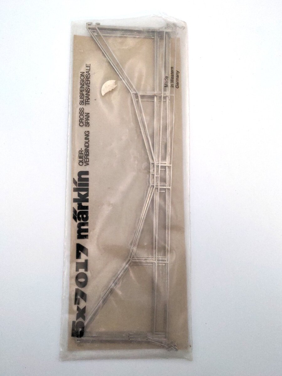Marklin 7017 HO Wire Catenary (Set of 5)