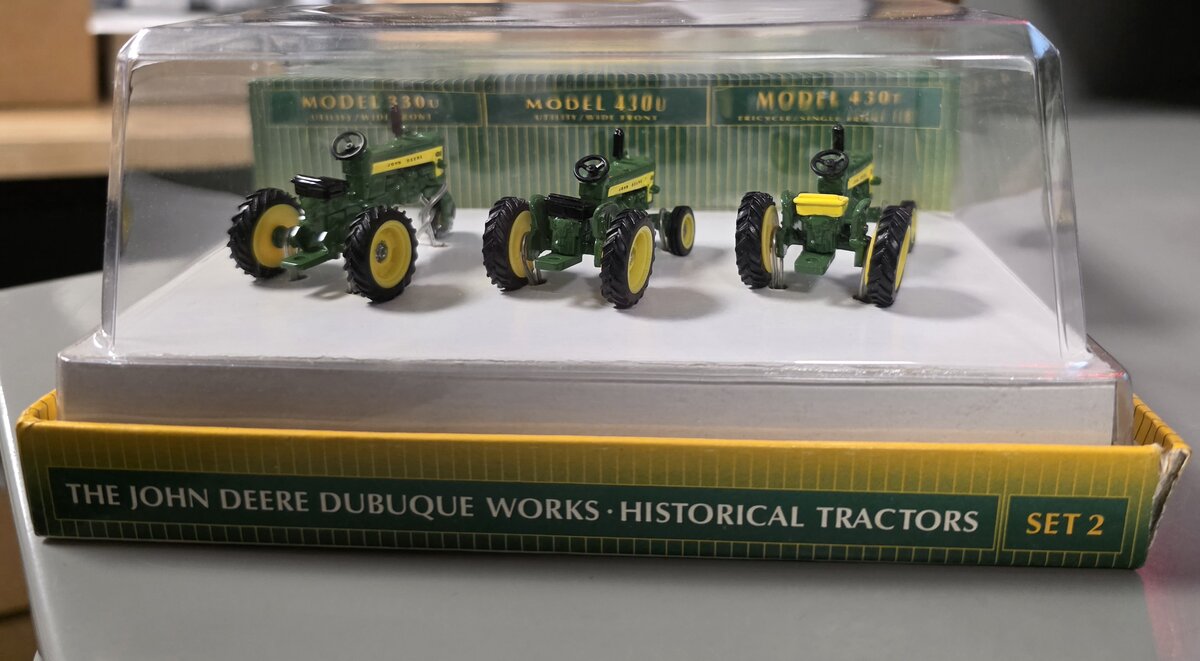 Ertl 5735 1:64 John Deere Dubuque Works Historical Tractors (Box of 3)