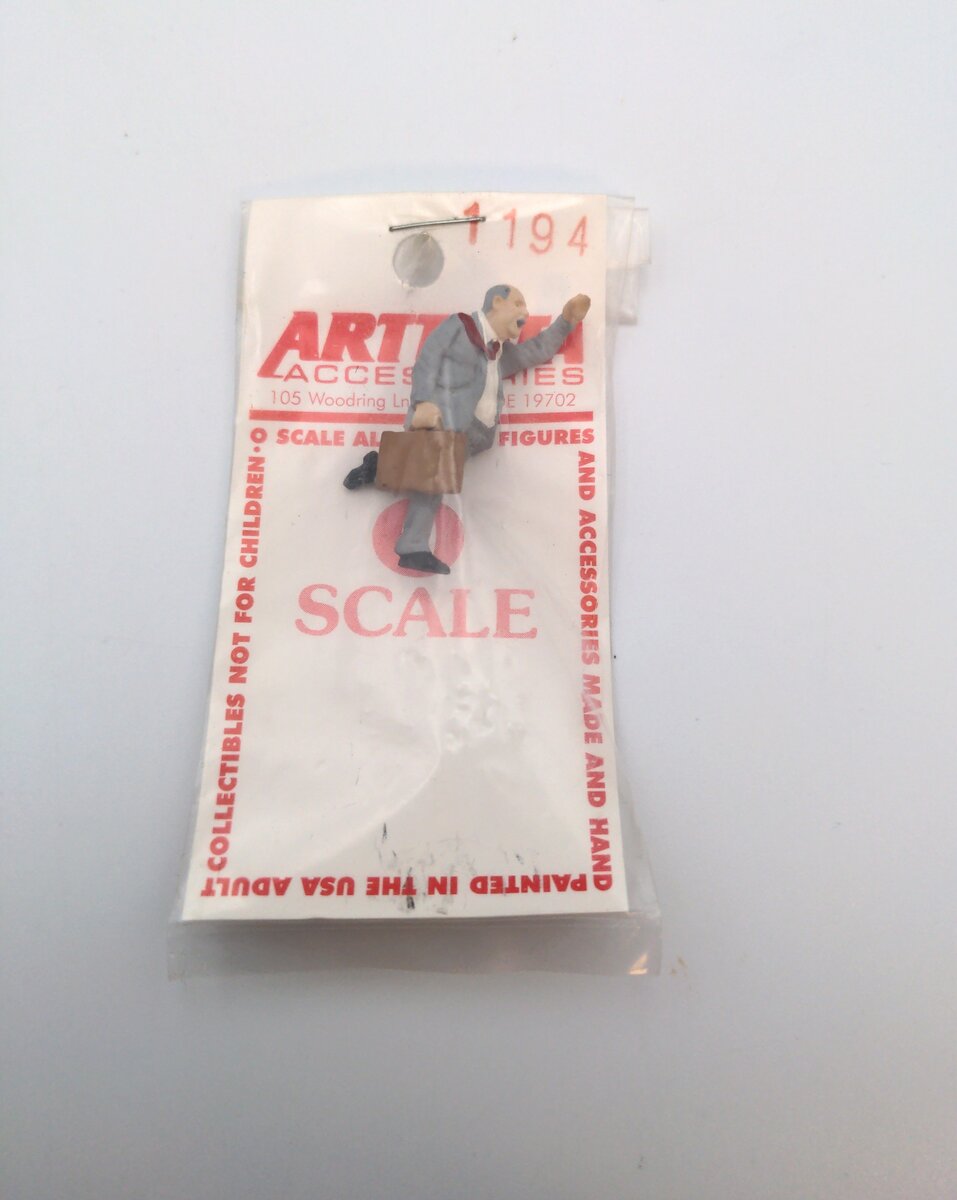 Arttista 1194 O Running Man with Briefcase Pewter Figure
