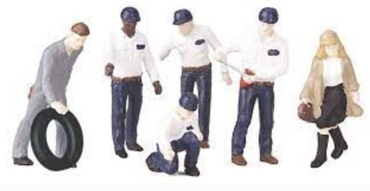 MTH 30-11045 O Scale RailKing Gas Station Attendants & Patron Figures (Set of 6)