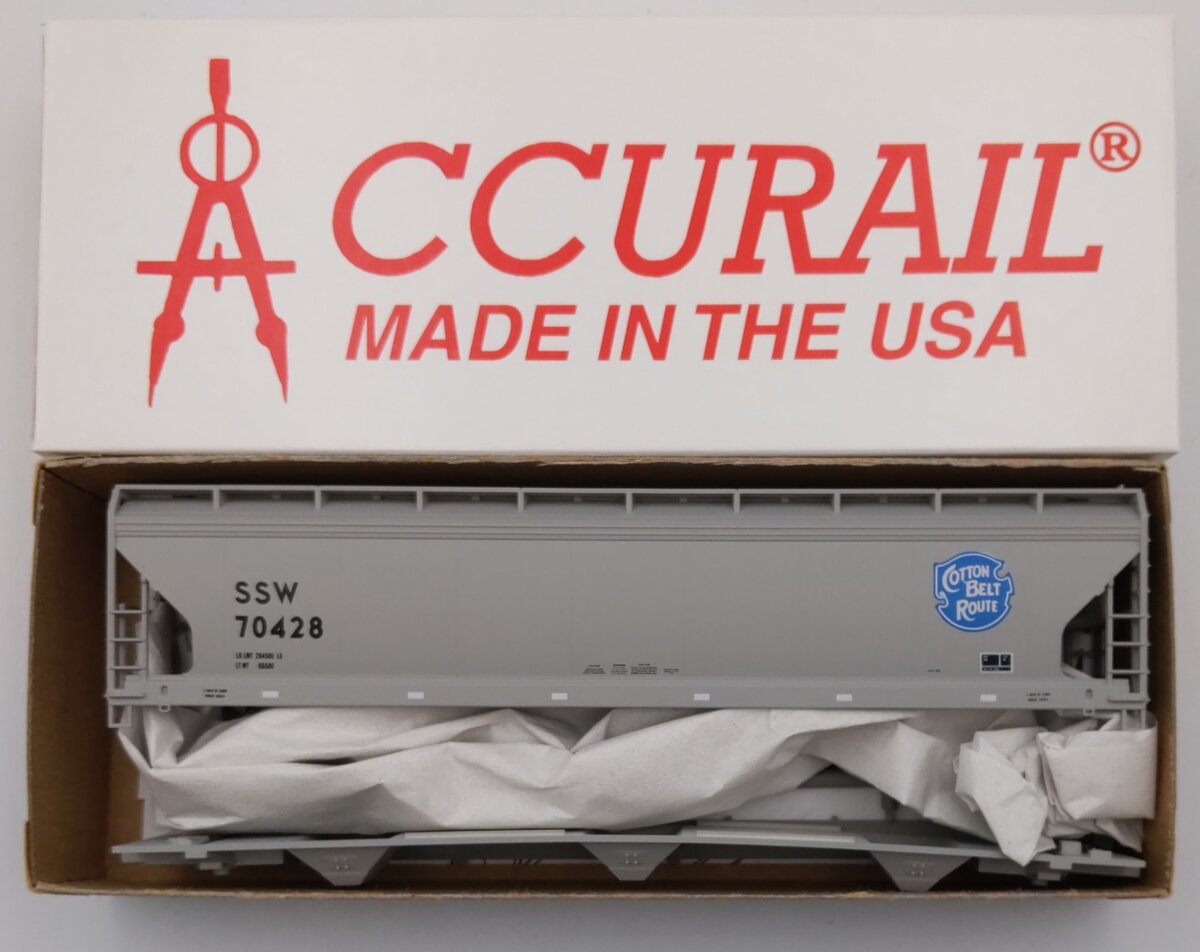 Accurail 2076 HO Cotton Belt ACF 3-Bay Covered Hopper Kit