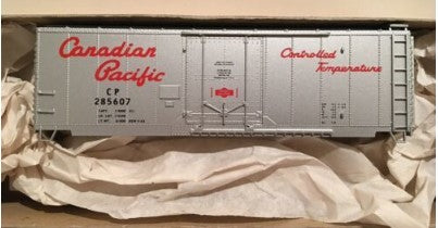 Accurail 3105 HO Canadian Pacific 40'' Plug Door Boxcar Kit #285607