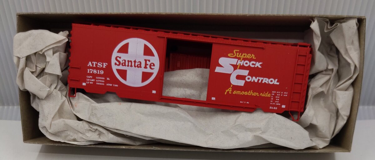 Accurail 3401 HO Scale Santa Fe 40' PS-1 Steel Box Car Road #: 17819