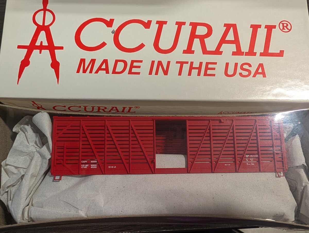 Accurail 4702 HO Scale Great Northern 40' Wood Stock Car Kit