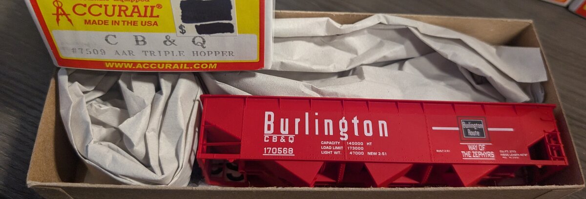 Accurail 7509 HO CB&Q AAR Triple Hopper #170568 Kit