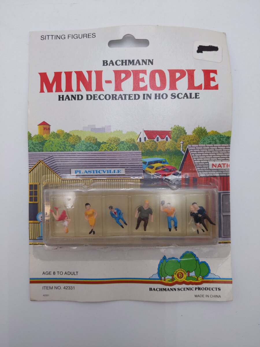 Bachmann 42331 HO Seated People Figures Hand Decorated (Set of 6)