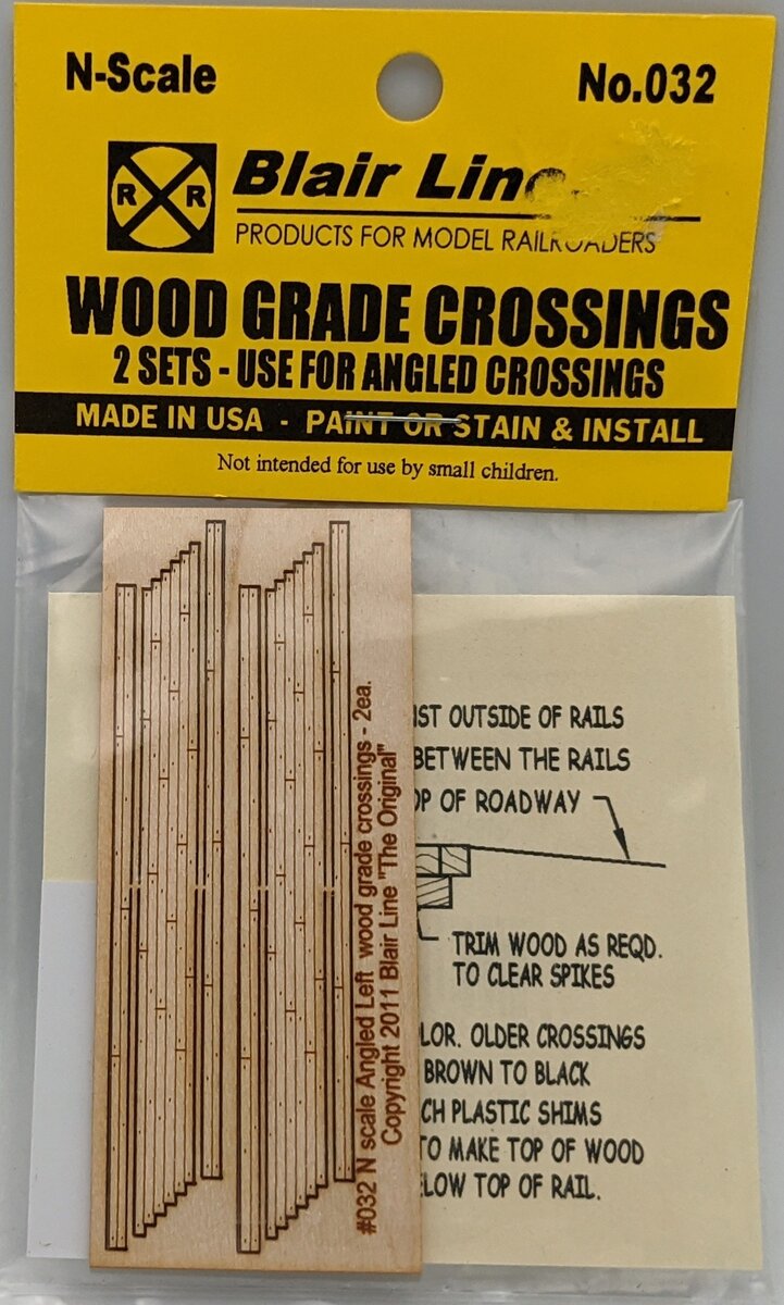 Blair Line 032 N 2-Lane 2.56" Left Angled Wood Grade Crossing (Set of 2)