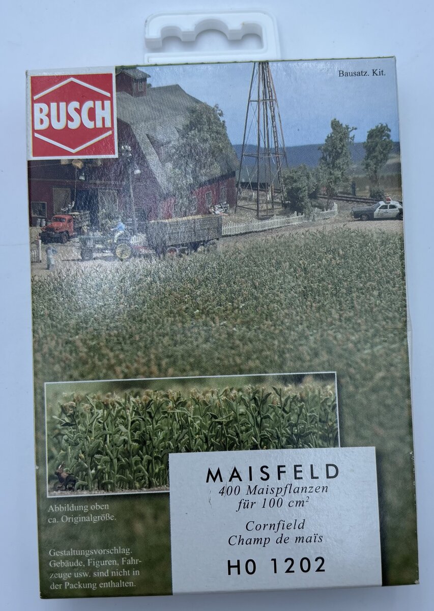 Busch 1202 HO Scale Corn Field Kit (Bag of 400 Plants)