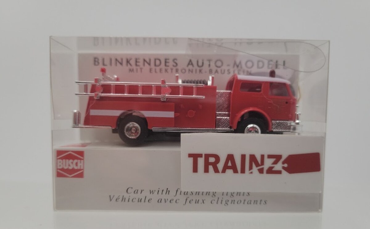 Busch 5604 HO Scale Pumper Fire Truck With Operating Flashing Lights