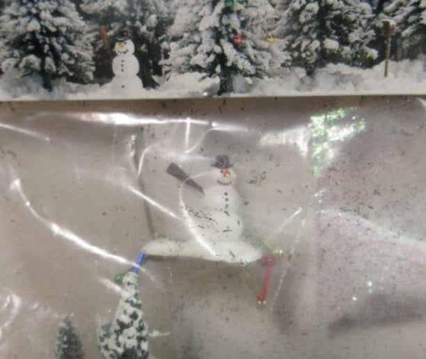Busch 6465 Winter Set Include 10 Christmas Tree / Snowman / Aviary & Snow Powder