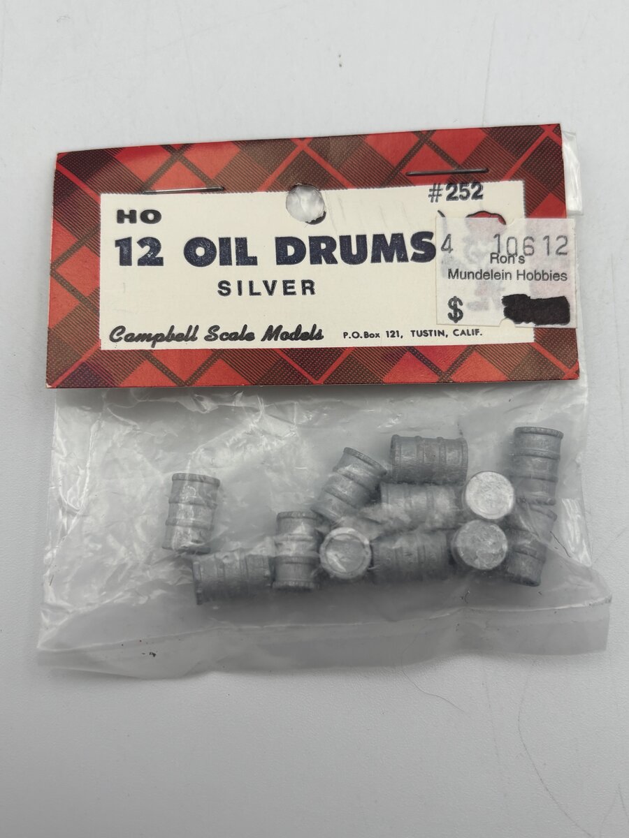 Campbell Scale Models 252 HO Silver Oil Drums (Pack of 12)