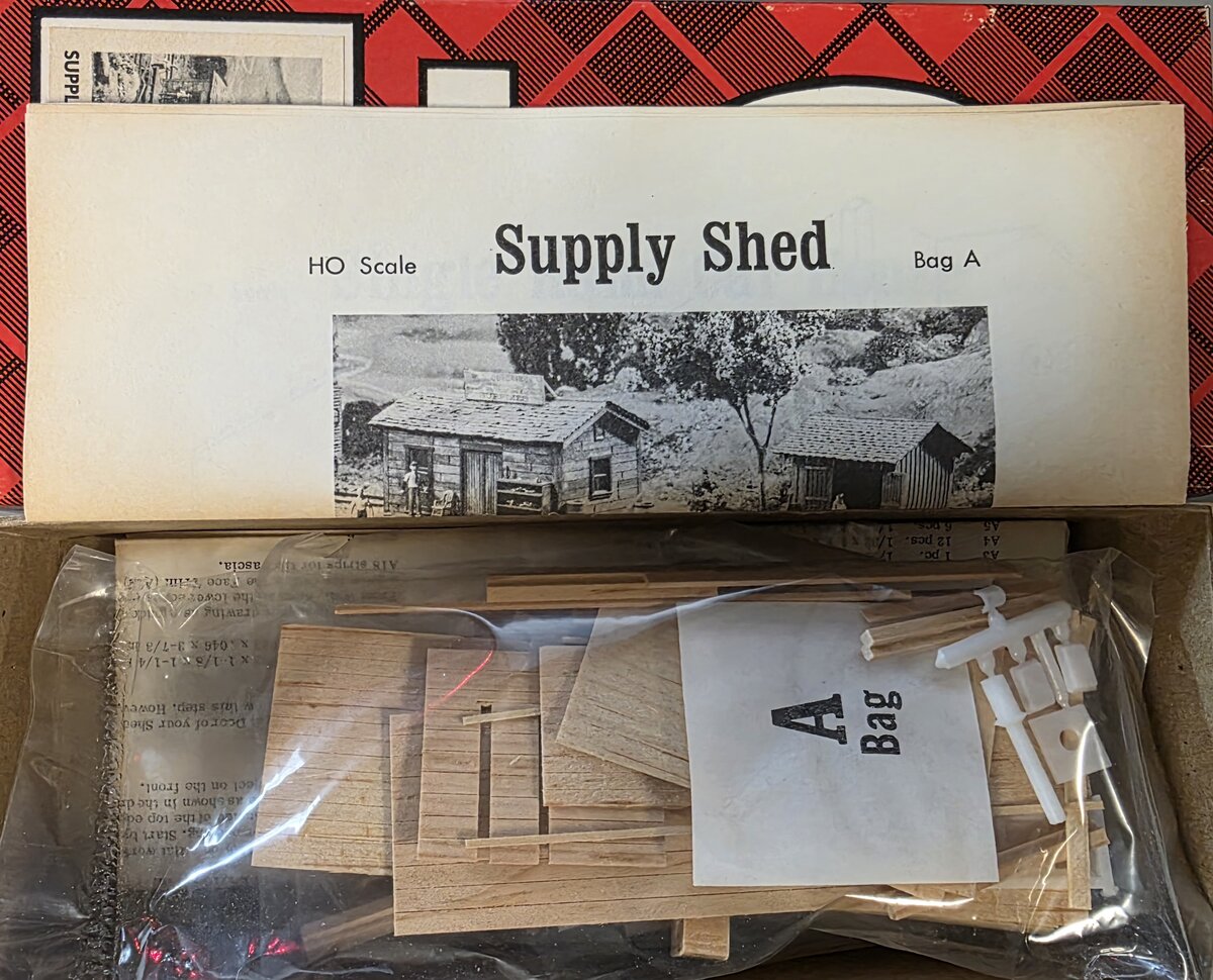 Campbell Scale Models 370-975 HO Supply Shed & Single Hand Car House Kit