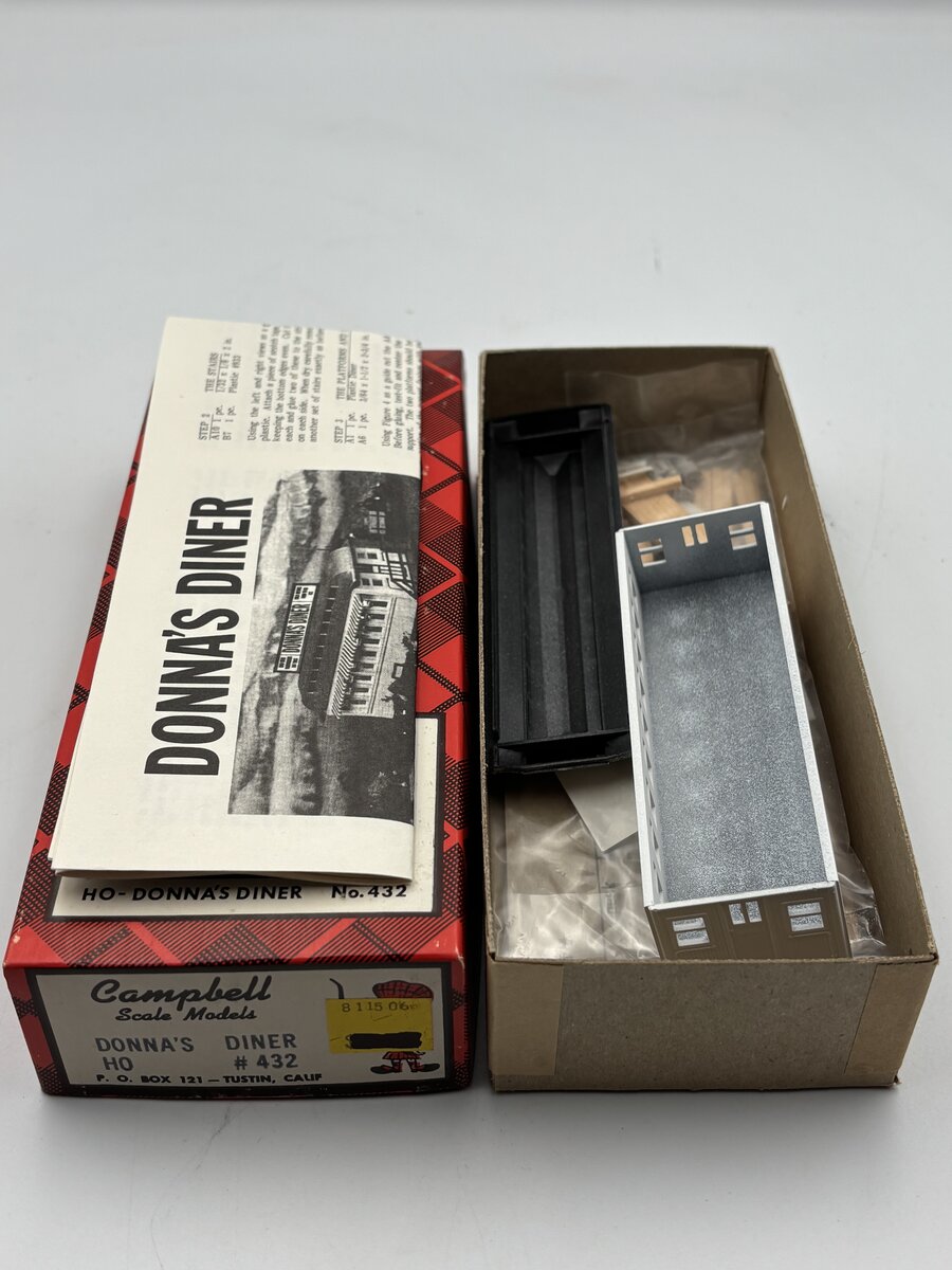 Campbell Scale Models 432 HO Scale Donna's Diner Craftsman Kit