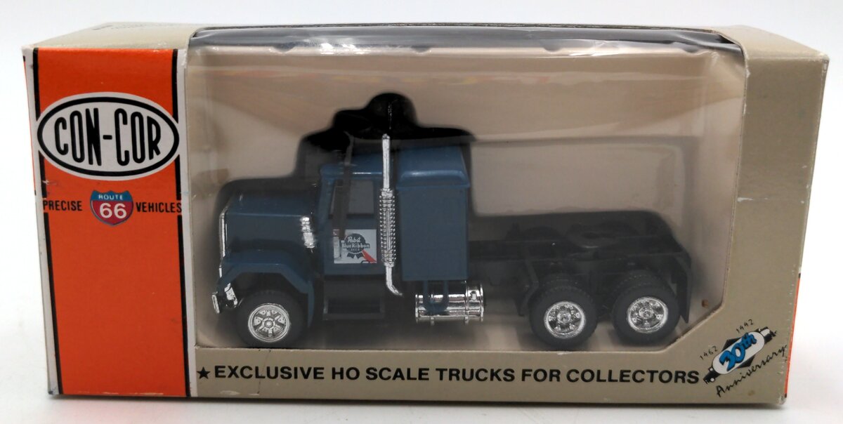 Con-Cor 232000 HO Scale Chevy Bison Tractor w/ Reg Sleeper