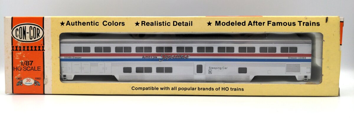 Con-Cor 0001-0832 HO Amtrak Phase III 85' Streamlined Superliner Sleeper Car