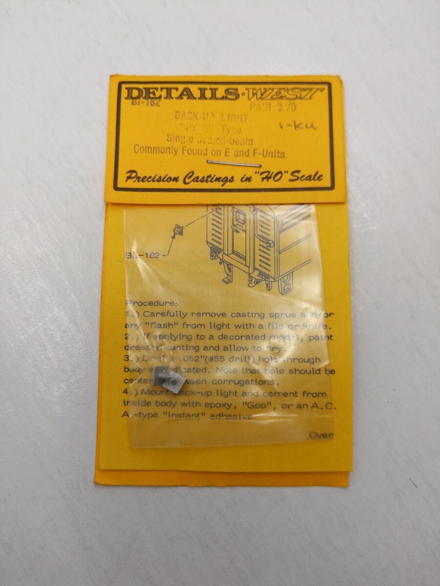 Details West 162 HO Scale Pyle Back-UP Light for E & F Units (Pack of 2)