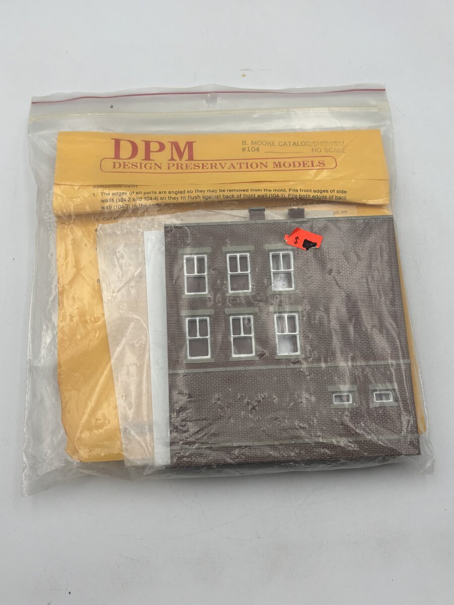 DPM 10400 HO Scale B Moore Catalog / Show Room Building Plastic Kit