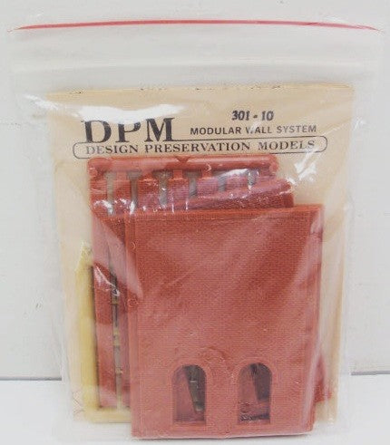 DPM 301-10 HO Scale Two-Story Wall Sections W/2 Lower Story Arched Windows Kit