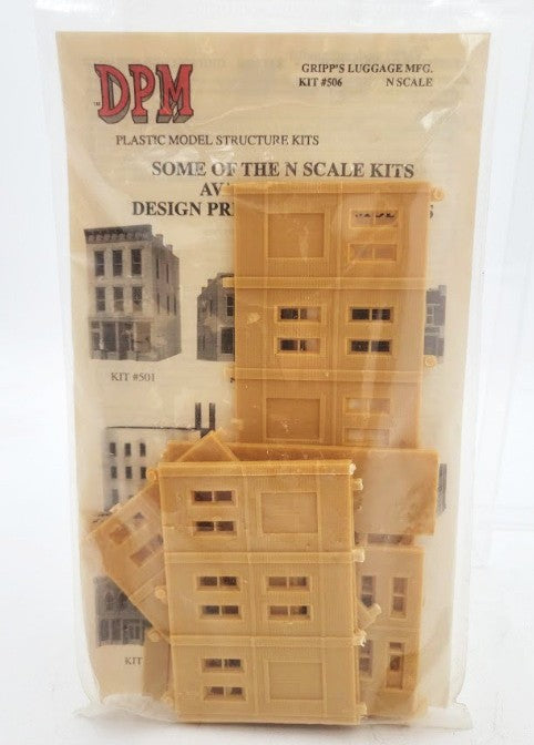 DPM 50600 N Scale Gripp's Luggage Mfg. Plastic Building Kit