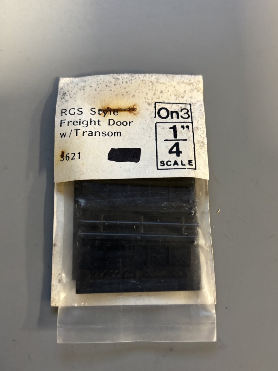 Grandt Line 3621 O Rio Grande Southern Type Freight Door w/Transom (Pack of 2)