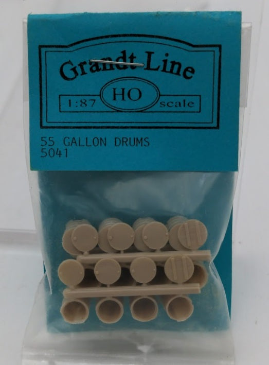 Grandt Line 5041 HO Scale 55 Gallon Steel Drums & Fire Barrel Lids (Pack of 12)