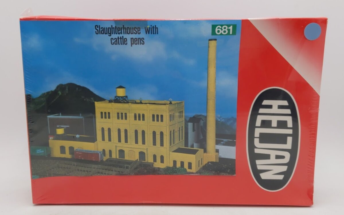 Heljan 681 HO/N Scale Slaughterhouse with Cattle and Pens Building Kit