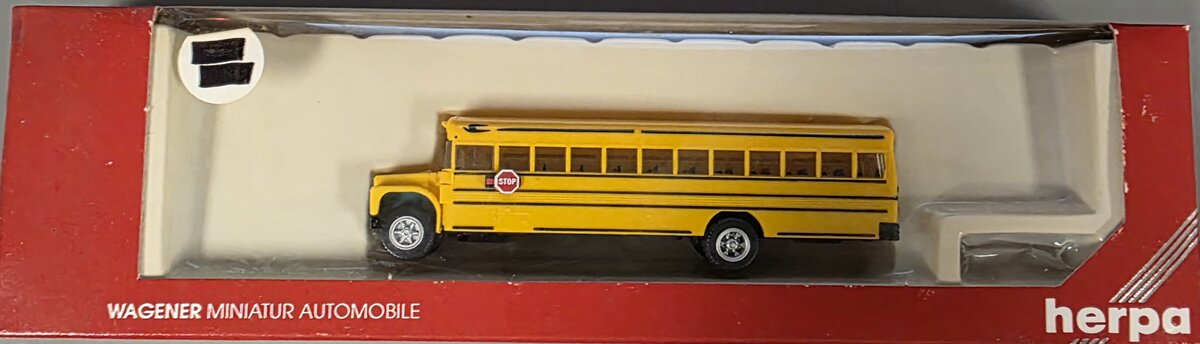 Herpa 6100 HO International Harvester Schoolbus in Yellow