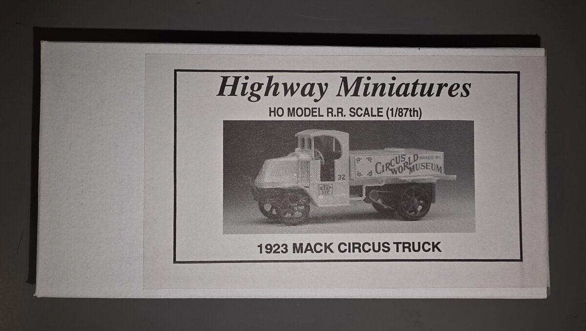 Jordan Products 360-232 HO Highway Miniatures 1923 Mack Circus Truck Model Kit