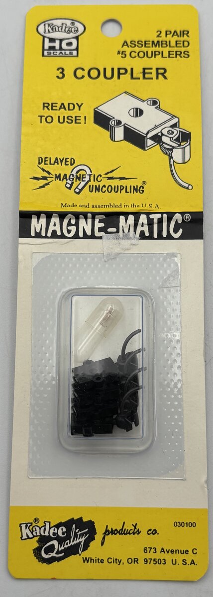 Kadee 3 HO Coupler Magne-Matic Couplers Two Pair - with Draft Gear Kit