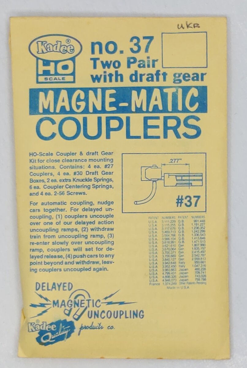 Kadee 37 HO Scale Magne-Matic Couplers Two Pair - with Draft Gear Kit